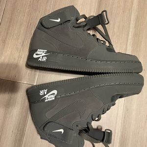 Nike Air Force 1 mid. Dark Grey. Worn once indoors. Virtually brand new